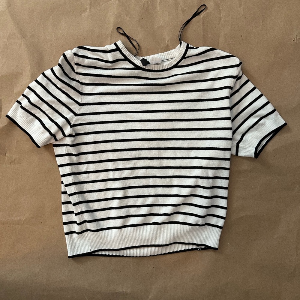 H&M Black & White Striped Short Sleeve Knit Top